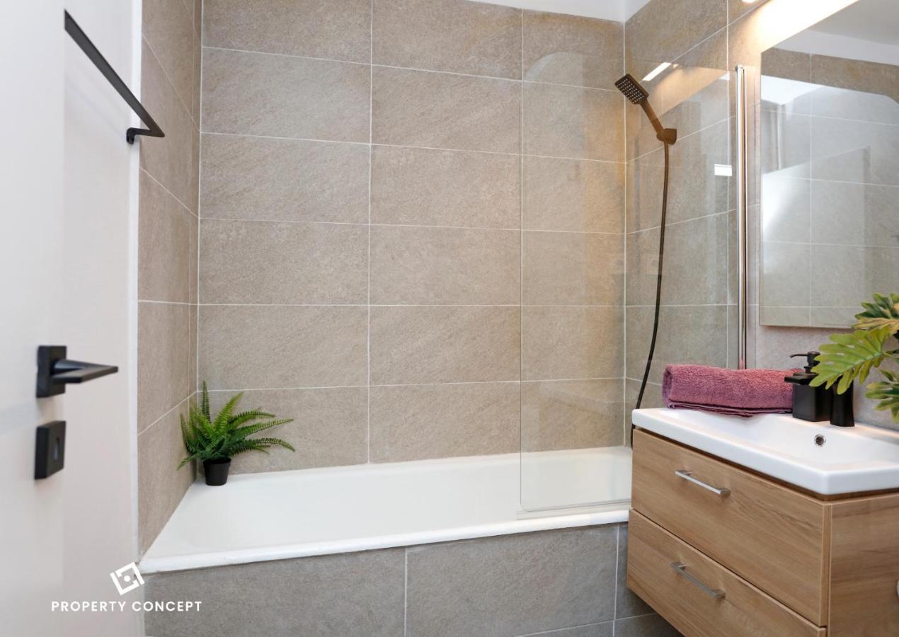 Bright & Relaxing Stay Studio Boekarest Buitenkant foto